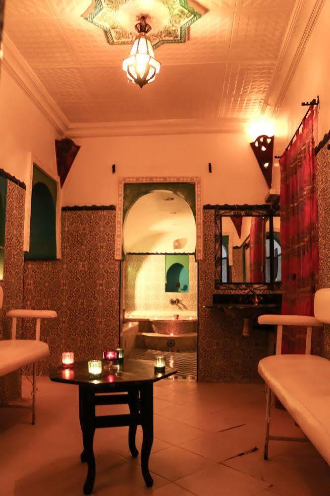 Nasser Palace Hotel & Bivouacs Hassilabied エクステリア 写真